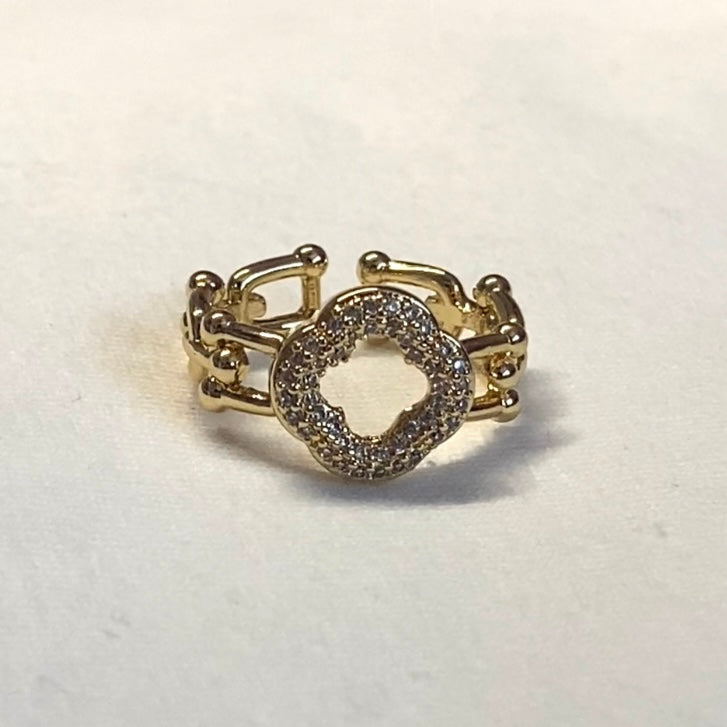 Linked clover adjustable ring